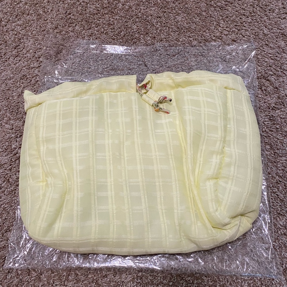 Urban Outfitters Petal Drawstring Shoulder Bag NWT - Picture 5 of 9